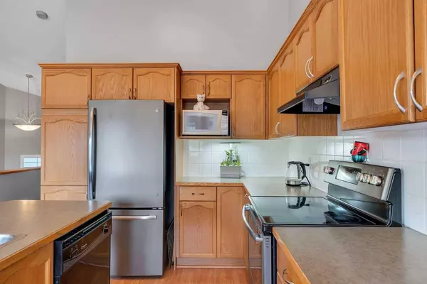 115 Covehaven CT NE, Calgary, AB T3K 5W6