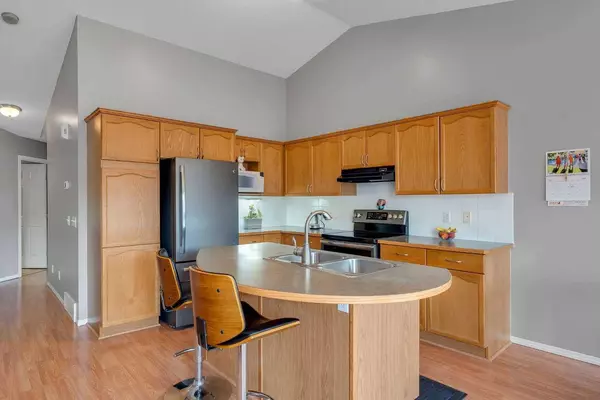 115 Covehaven CT NE, Calgary, AB T3K 5W6