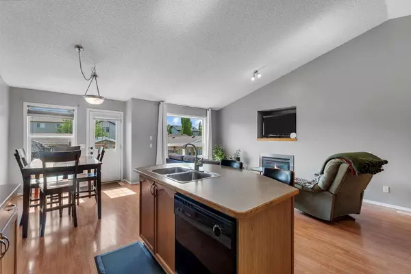 115 Covehaven CT NE, Calgary, AB T3K 5W6