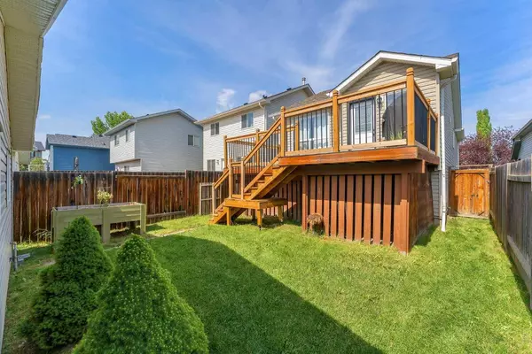 115 Covehaven CT NE, Calgary, AB T3K 5W6