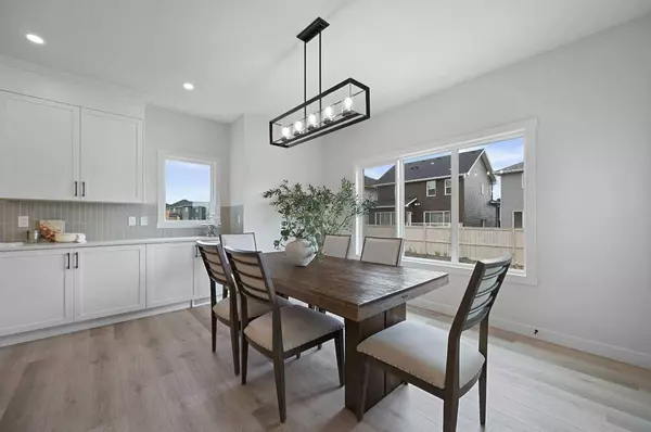 564 Baywater MNR SW, Airdrie, AB T4B 3V5