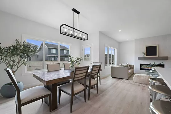 564 Baywater MNR SW, Airdrie, AB T4B 3V5