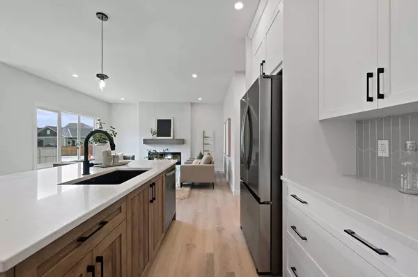 564 Baywater MNR SW, Airdrie, AB T4B 3V5