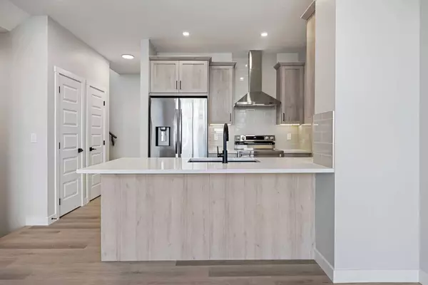 2194 Bayview DR SW, Airdrie, AB T4B 5N4