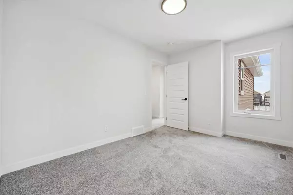 68 Lewiston VW NE, Calgary, AB T3P 2J1