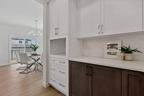 610 Bayview LN SW, Airdrie, AB T4B 5M4