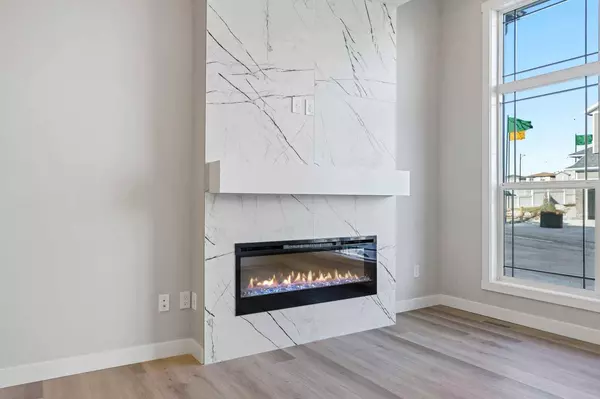 2194 Bayview DR SW, Airdrie, AB T4B 5N4