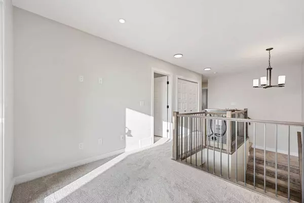 2194 Bayview DR SW, Airdrie, AB T4B 5N4