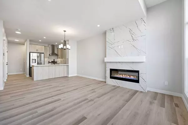 2194 Bayview DR SW, Airdrie, AB T4B 5N4