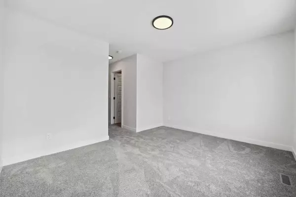 68 Lewiston VW NE, Calgary, AB T3P 2J1