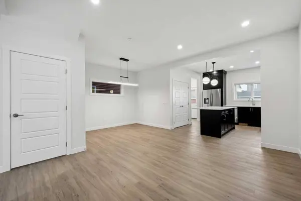 351 Fireside DR, Cochrane, AB T4C 3J1