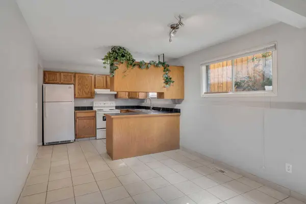 3314 Centre ST NE #2, Calgary, AB T2E 2X8