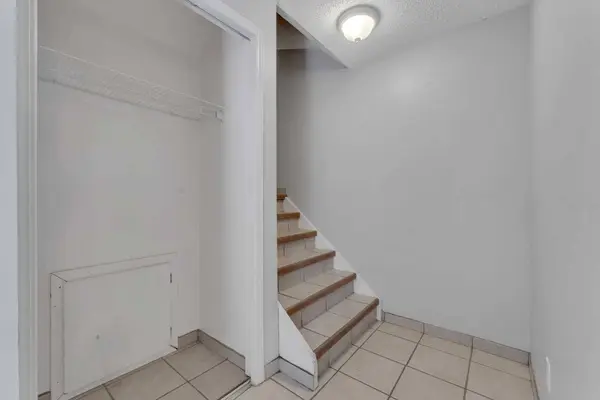 3314 Centre ST NE #2, Calgary, AB T2E 2X8