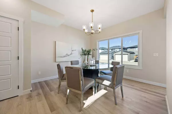 380 Fireside DR, Cochrane, AB T4C 3H8