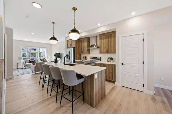 380 Fireside DR, Cochrane, AB T4C 3H8