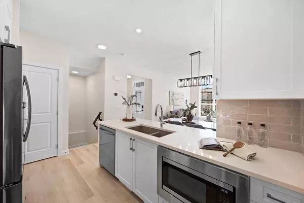 2150 Bayview DR SW, Airdrie, AB T4B 5N4