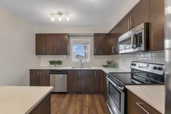 1225 Kings Heights WAY SE #101, Airdrie, AB T4A 0E8