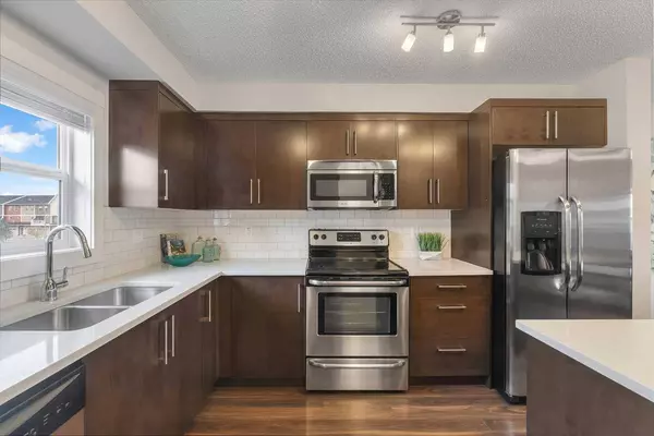 1225 Kings Heights WAY SE #101, Airdrie, AB T4A 0E8