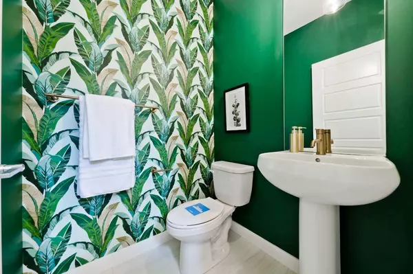 630 Bayview LN SW, Airdrie, AB T4B 5M4