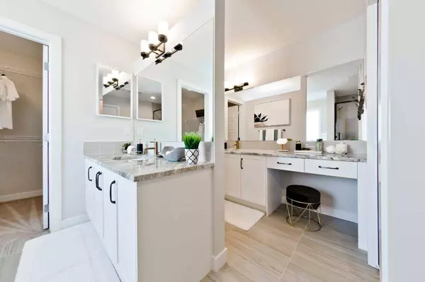 630 Bayview LN SW, Airdrie, AB T4B 5M4