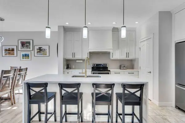 1535 Ravensmoor WAY SE, Airdrie, AB T4A 0V9