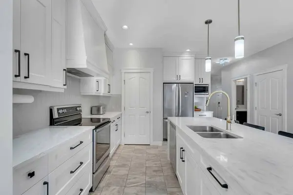 1535 Ravensmoor WAY SE, Airdrie, AB T4A 0V9