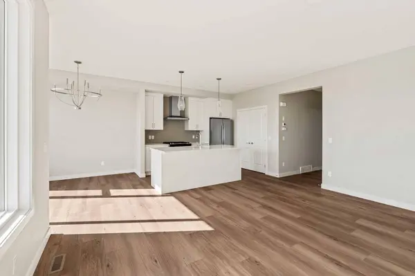 163 Belvedere, Calgary, AB T2A 7Y5