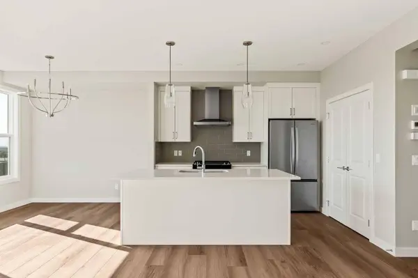 163 Belvedere, Calgary, AB T2A 7Y5