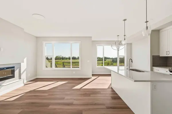 163 Belvedere, Calgary, AB T2A 7Y5