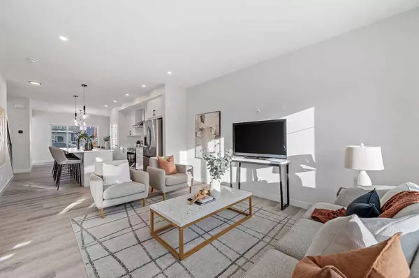 420 Fireside DR, Cochrane, AB T4C3E1