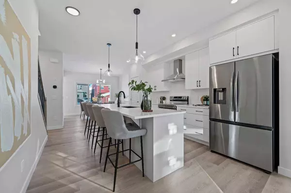 420 Fireside DR, Cochrane, AB T4C3E1