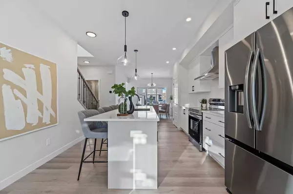 420 Fireside DR, Cochrane, AB T4C3E1