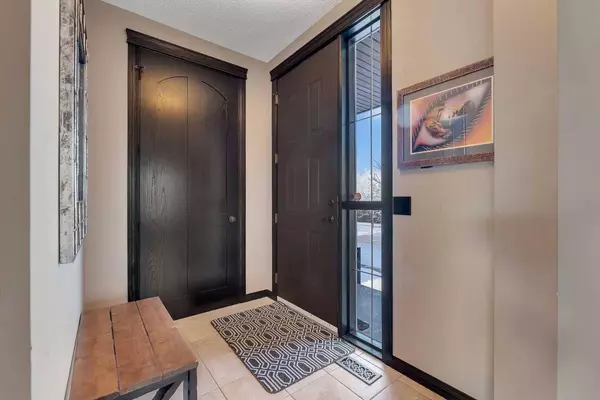 73 Elgin Meadows Link SE, Calgary, AB T2Z 0S3