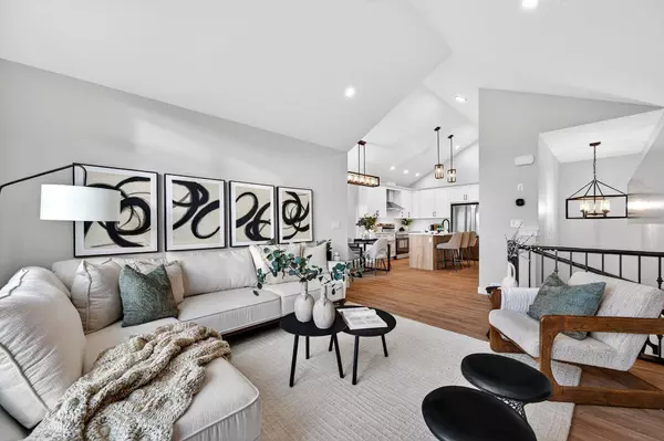 2242 Bayview DR SW, Airdrie, AB T4B 5N4