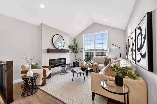 2242 Bayview DR SW, Airdrie, AB T4B 5N4