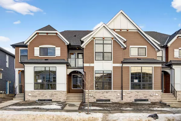 2242 Bayview DR SW, Airdrie, AB T4B 5N4