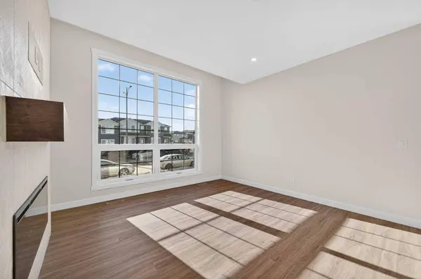 2238 Bayview DR, Airdrie, AB T4B 3N6