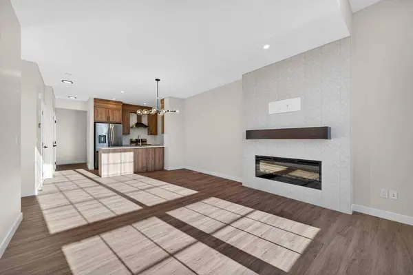 2238 Bayview DR, Airdrie, AB T4B 3N6