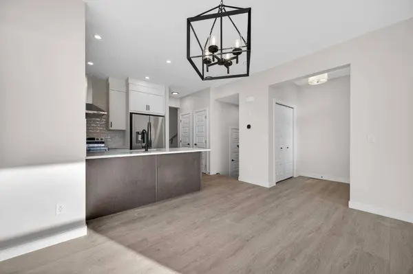2230 Bayview DR, Airdrie, AB T4B 5N4