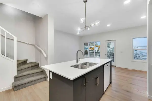 35 Heritage Heath, Cochrane, AB T4C 0L3