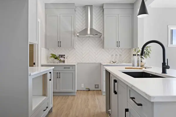 1414 Bayview CRES SW, Airdrie, AB T4B 5N9