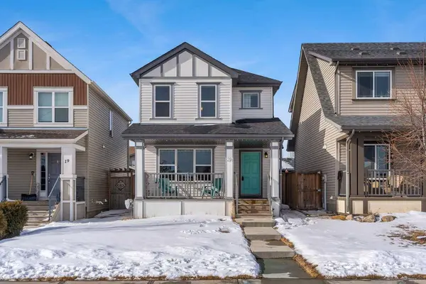 23 Copperpond SQ SE, Calgary, AB T2Z 0X2