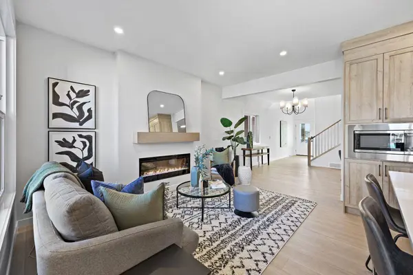 31 Fireside Common W, Cochrane, AB T4C 3E1