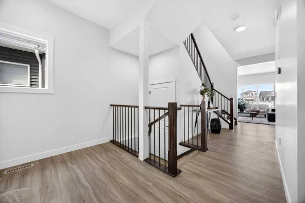 1086 Bayview CRES SW, Airdrie, AB T4B4G2