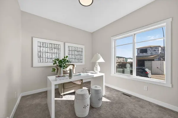 420 Lewiston LNDG NE, Calgary, AB T3L 2M4