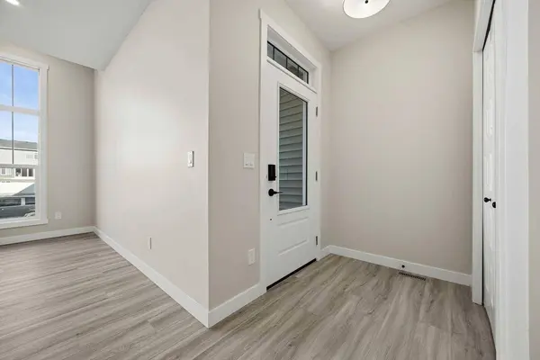 1047 Bayview CRES, Airdrie, AB T4B 5N5