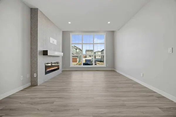 1047 Bayview CRES, Airdrie, AB T4B 5N5