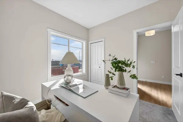 420 Lewiston LNDG NE, Calgary, AB T3L 2M4