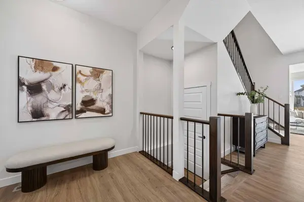 473 Lewiston LNDG NE, Calgary, AB T3l 2M4