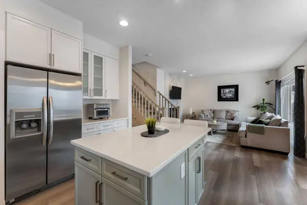 89 Everhollow Rise SW, Calgary, AB T2Y0B1